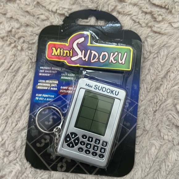 Mini sudoku Keychain Electronic Handheld Travel Game
New in original packaging - Picture 3 of 16